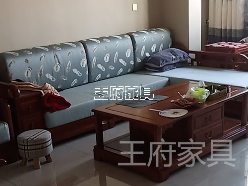 【博乐】种女士在王府订购老榆木家...